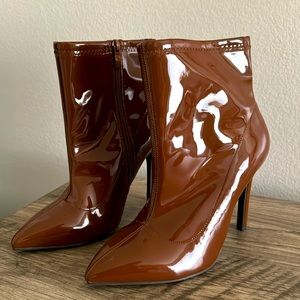 Brown Vinyl Wide Width WW Booties 🤎 NWOT